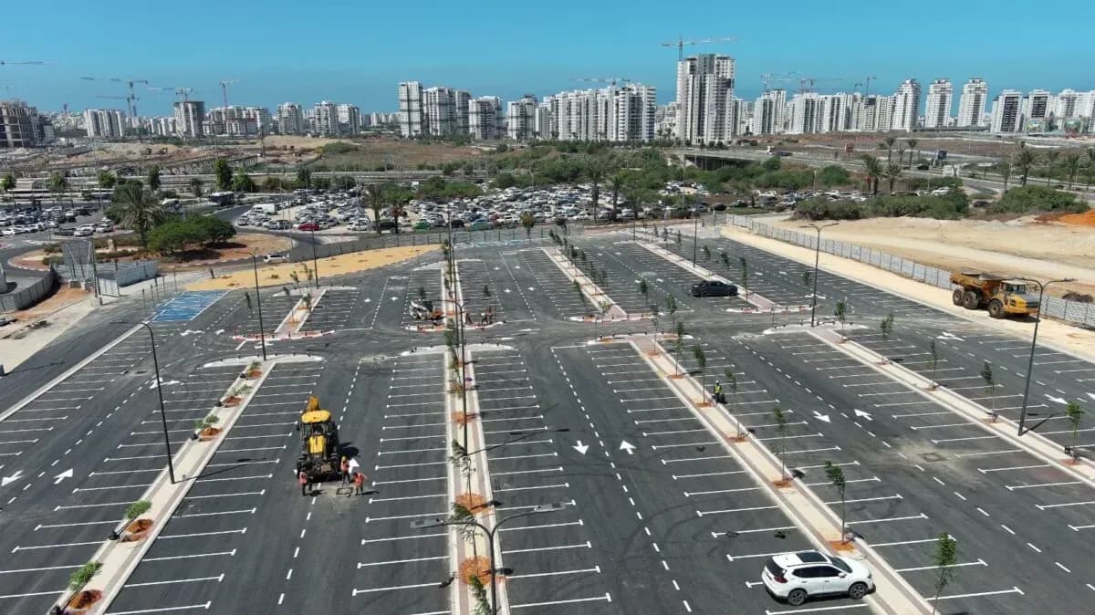 Free parking for 820 cars to open near Ashkelon railway station